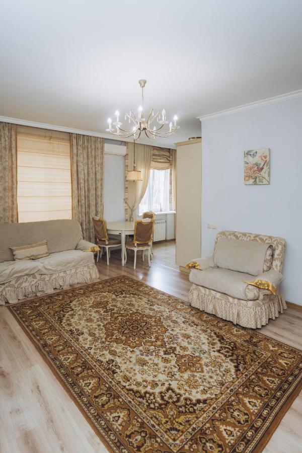Lux Center Apartment *